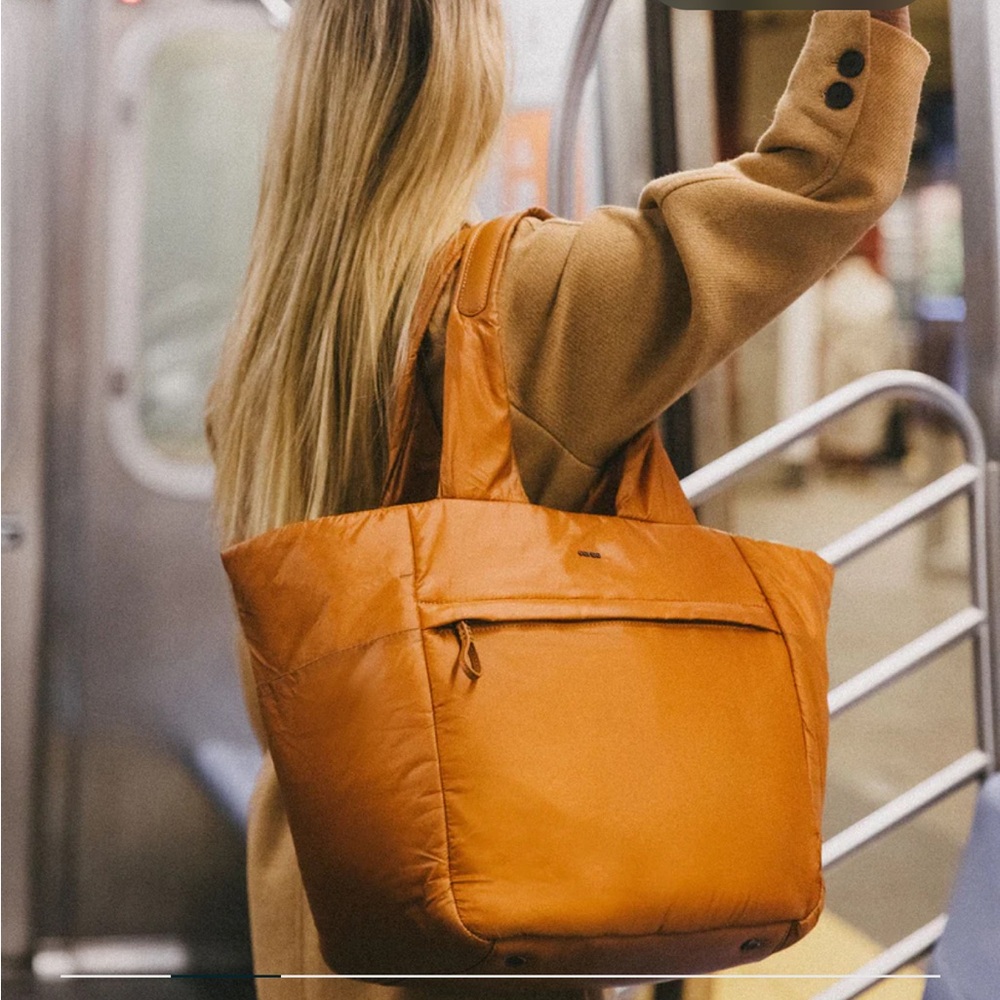 Caraa CUMULUS Medium Nylon in Clay NWT